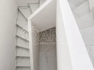 Prodej rodinného domu, Kamenice - Ládví, Lomená, 156 m2