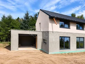 Prodej rodinného domu, Kamenice - Ládví, Lomená, 156 m2
