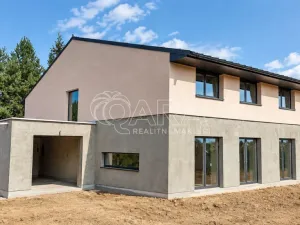 Prodej rodinného domu, Kamenice - Ládví, Lomená, 156 m2
