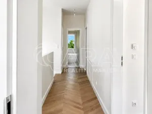 Prodej rodinného domu, Kamenice - Ládví, Lomená, 156 m2