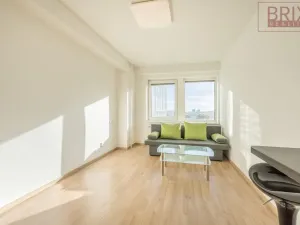 Pronájem bytu 1+kk, Praha, Peroutkova, 25 m2