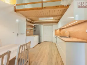 Pronájem bytu 2+1, Praha, Štefánikova, 61 m2