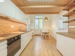 Pronájem bytu 2+1, Praha, Štefánikova, 61 m2