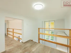 Pronájem bytu 2+1, Praha, Štefánikova, 61 m2