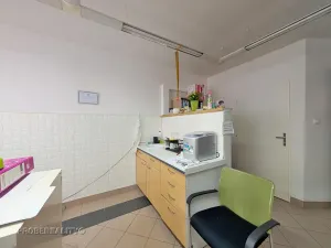 Pronájem obchodního prostoru, Beroun, V Pražské bráně, 42 m2