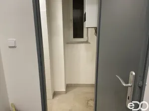 Pronájem kanceláře, Praha, Freyova, 92 m2