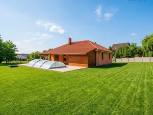 Prodej rodinného domu, Lišov - Velechvín, 135 m2