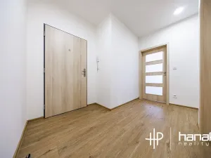 Pronájem bytu 2+kk, Olomouc, Šantova, 68 m2