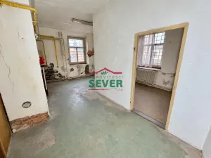 Pronájem obchodního prostoru, Lom, nám. Republiky, 330 m2