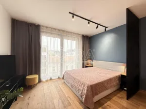 Pronájem bytu 1+kk, Praha - Karlín, Křižíkova, 33 m2