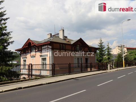 Prodej bytu 4+1, Karlovy Vary, Na Vyhlídce, 118 m2