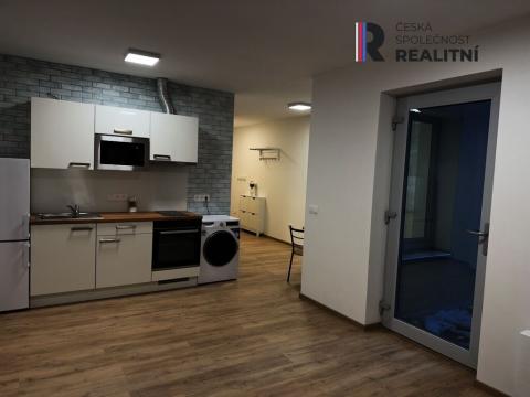 Pronájem bytu 1+kk, Zlín, Lorencova, 40 m2