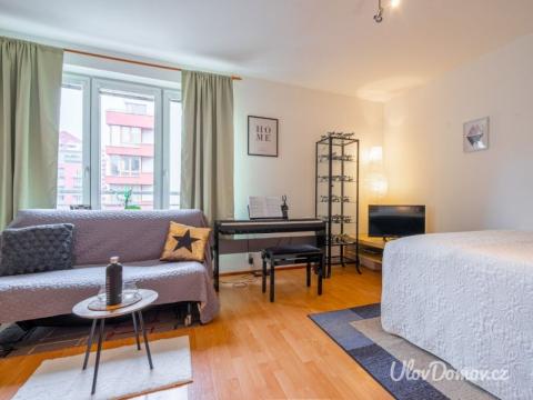 Pronájem bytu 1+kk, Praha - Záběhlice, Mattioliho, 33 m2