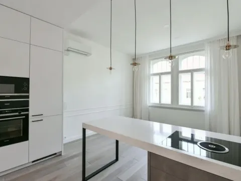 Pronájem bytu 2+kk, Praha - Vinohrady, náměstí Jiřího z Poděbrad, 56 m2