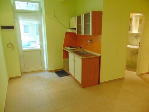 Pronájem bytu 1+kk, Praha - Strašnice, Věšínova, 28 m2