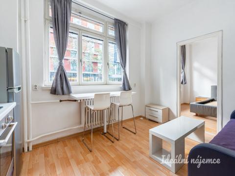 Pronájem bytu 2+kk, Praha - Smíchov, Stroupežnického, 32 m2