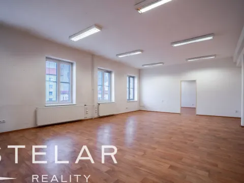 Pronájem kanceláře, Krnov - Pod Bezručovým vrchem, Revoluční, 328 m2
