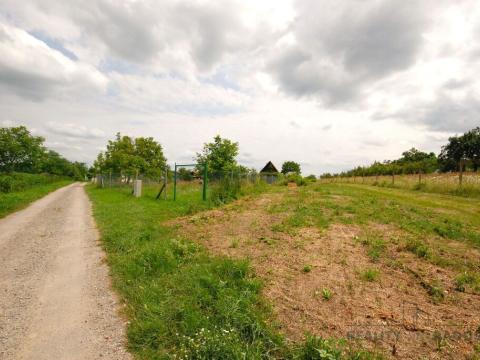 Prodej pozemku pro bydlení, Břeclav - Charvátská Nová Ves, 1960 m2