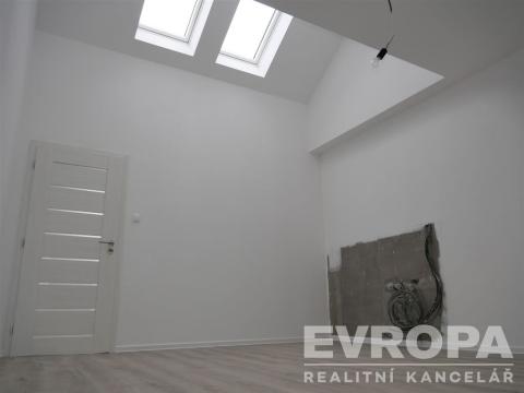 Pronájem bytu 2+kk, Žirovnice, Havlíčkovo náměstí, 52 m2