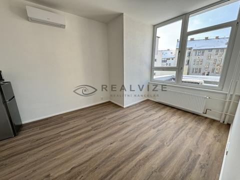 Pronájem bytu 2+kk, České Budějovice, Žižkova tř., 39 m2