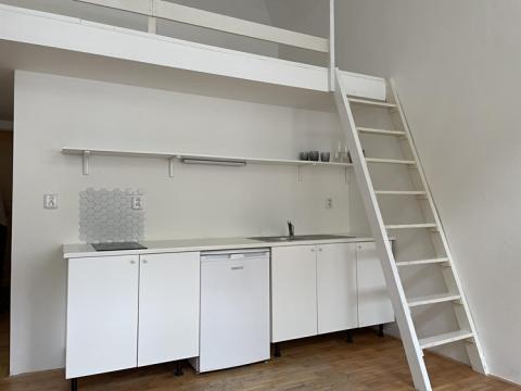 Pronájem bytu 1+kk, Praha - Holešovice, Kamenická, 25 m2