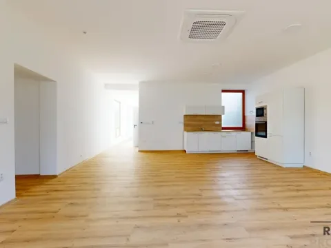 Prodej bytu 4+kk, Třebíč - Vnitřní Město, Karlovo nám., 119 m2