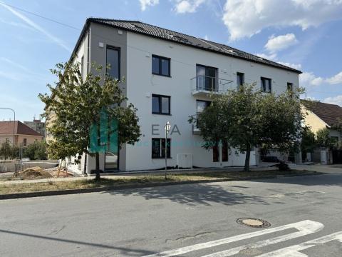 Prodej bytu 3+kk, Strážnice, Grůska, 74 m2