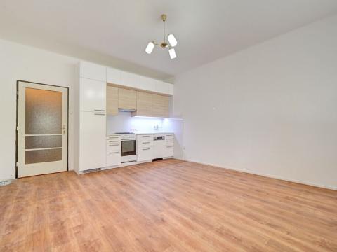 Pronájem bytu 1+kk, Praha - Vršovice, Ruská, 32 m2