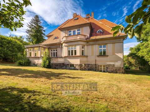 Prodej ubytování, Český Krumlov - Plešivec, Horská, 440 m2