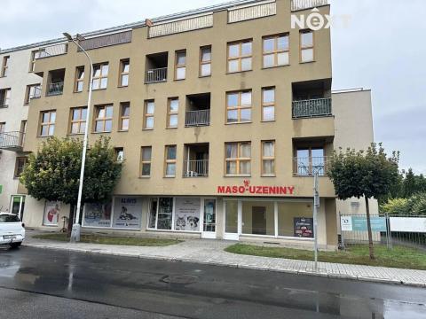 Pronájem obchodního prostoru, Praha - Suchdol, Suchdolské náměstí, 58 m2