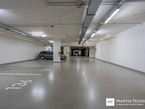 Pronájem garážového stání, Praha - Holešovice, Argentinská, 15 m2