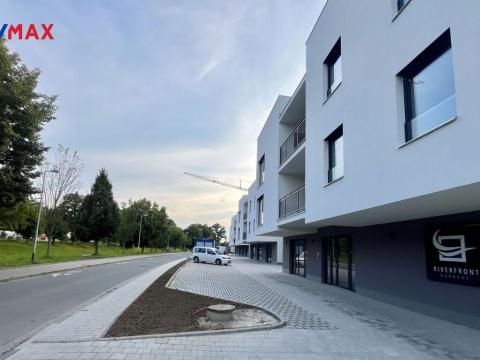 Prodej bytu 3+kk, Zlín, Tyršovo nábřeží, 78 m2