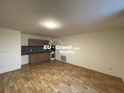 Pronájem bytu 1+kk, Varnsdorf, Nezvalova, 35 m2