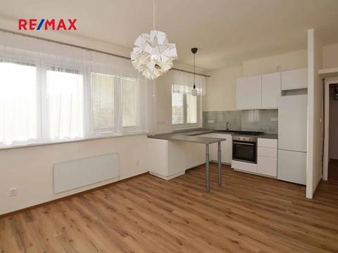 Pronájem bytu 2+kk, Praha - Krč, Krchlebská, 40 m2