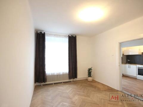 Pronájem bytu 2+kk, Praha - Vršovice, Karpatská, 44 m2