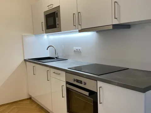 Pronájem bytu 3+kk, Praha - Strašnice, Názovská, 75 m2