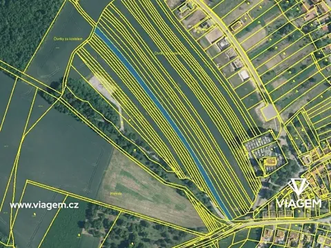 Prodej podílu pole, Uhřice, 225 m2