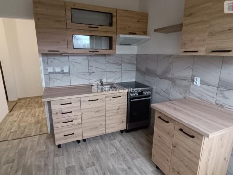 Pronájem bytu 2+1, Luštěnice - Zelená, 50 m2