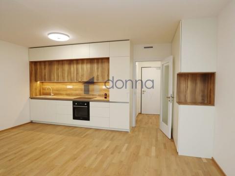 Pronájem bytu 1+kk, Praha - Smíchov, Toyen, 42 m2