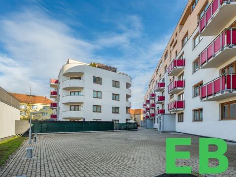 Pronájem bytu 2+kk, Praha - Strašnice, Strančická, 58 m2