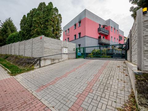 Prodej bytu 3+1, Milovice - Mladá, Višňová, 58 m2