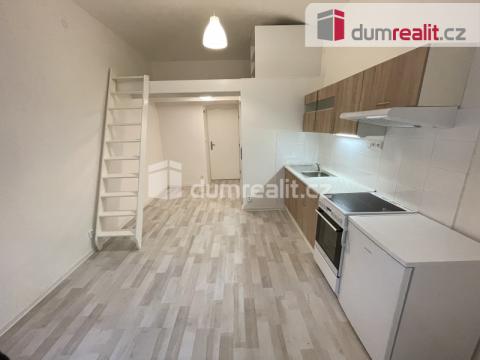 Pronájem bytu 1+kk, Praha - Smíchov, Kmochova, 22 m2