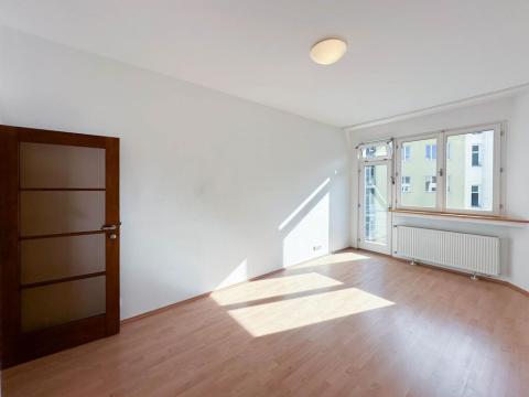 Pronájem bytu 1+kk, Praha - Vinohrady, Římská, 24 m2