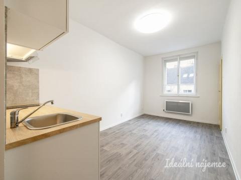 Pronájem bytu 1+kk, Praha - Smíchov, Na Březince, 23 m2