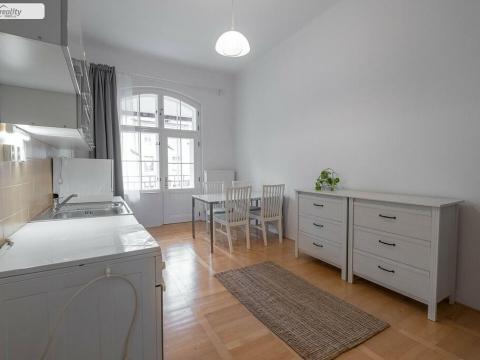 Pronájem bytu 1+1, Praha - Karlín, Sokolovská, 56 m2