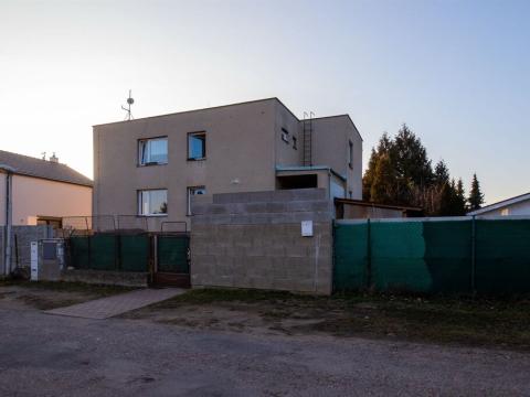 Prodej bytu 4+kk, Radonice, Zápská, 100 m2