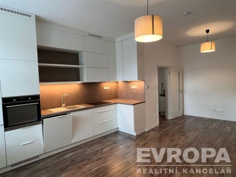 Pronájem bytu 2+kk, Žirovnice, Havlíčkovo náměstí, 43 m2