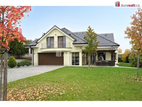 Prodej rodinného domu, Praha - Lochkov, K úvozu, 261 m2