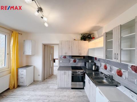 Pronájem bytu 2+kk, Chlum u Třeboně, Sídliště F. Hrubína, 36 m2