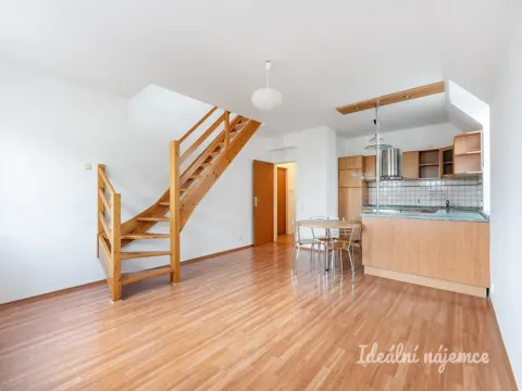 Pronájem bytu 2+kk, Praha - Radotín, Věštínská, 74 m2